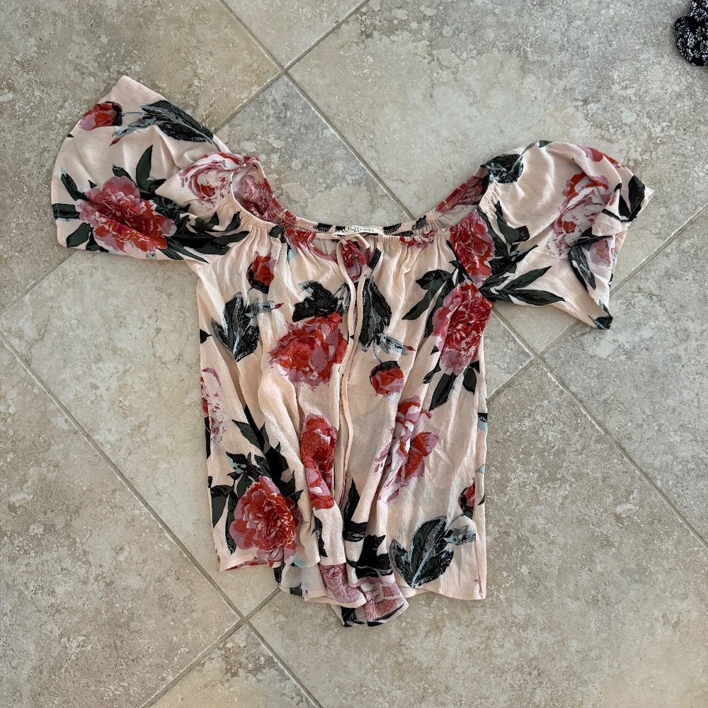 Floral flowy shirt